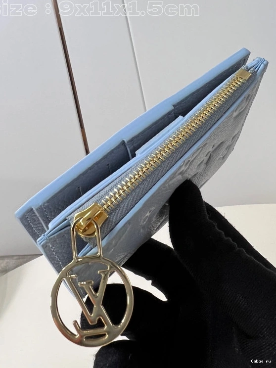 - LOUIS Wallet 9*11.5*1.5CM Lisa VUITTON 0720